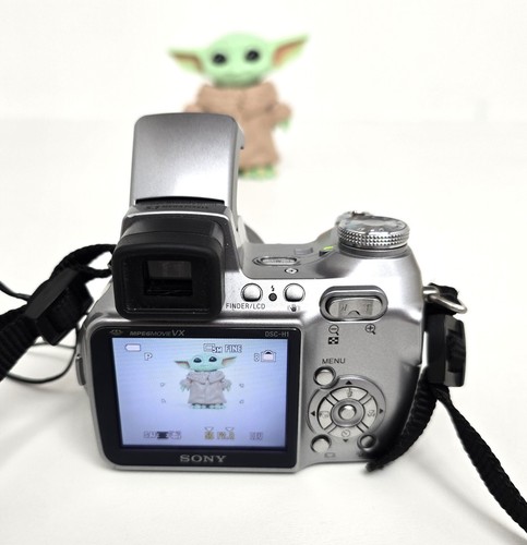 SONY Cyber Shot Camera DSC-H1 12X Optical Zoom 5.1 MP Tested - Working - Picture 2 of 13