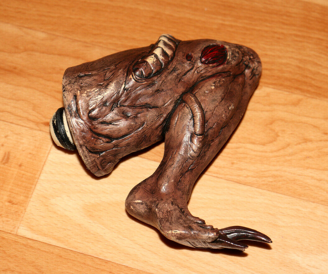 Resident Evil 3 Nemesis Type 3 Part Leg from Series 7 Action