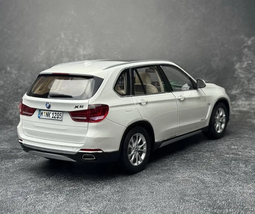 Paragon 1/18 Scale BMW X5 F15 SUV White Diecast Car Model Toy - Picture 5 of 7
