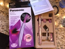 Women’s Facial Hair Remover and Eyebrow Trimmer with Pivoting Head Pink New