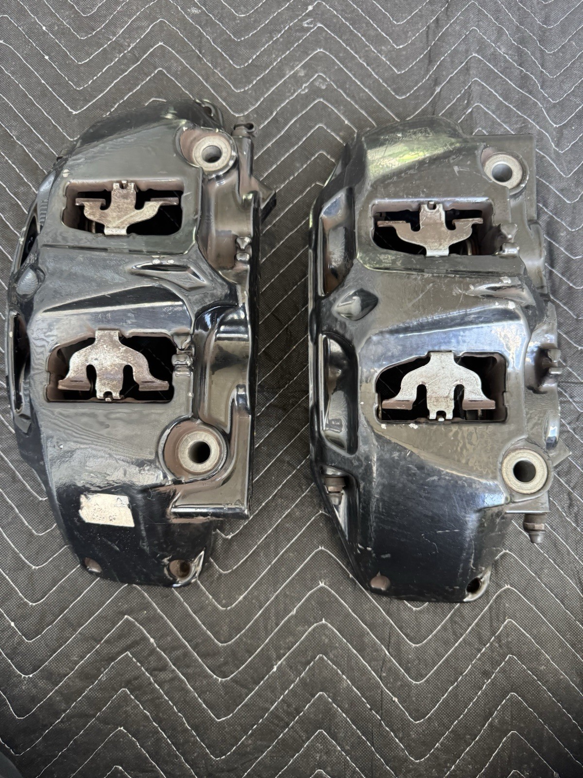OEM 2016-2020 Bentley Bentayga Front Set 6 Pot Akebono Brake Calipers