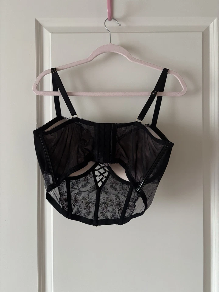 Corsé Bustier Victoria Secret Floral y Cuero Foto 2 de 4