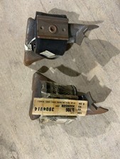67 68 Impala Ss 427 396 409 Tail Pipe Hanger Bracket Set Nos Gm 3904014 3904013 67 68 Impala Ss 427 396 409 Tail Pipe Hanger Bracket Set Nos Gm 3904014 3904013