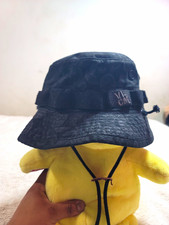 Volcom Black Paisley Bucket Hat Chin Strap Si...