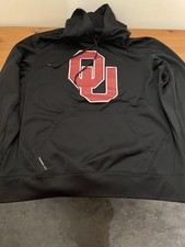 Nike Oklahoma Sooners Men  s Black Hoodie Sweatshirt, Size Medium