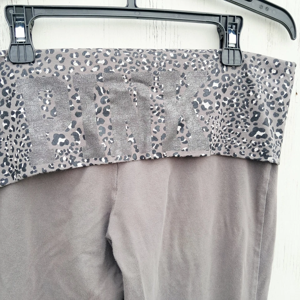 Pantalones de Yoga Victoria Secret LEOPARDO Y2K ROSA DE COLECCIÓN Corte Bota Cintura Plegable M Gris Foto 2 de 4