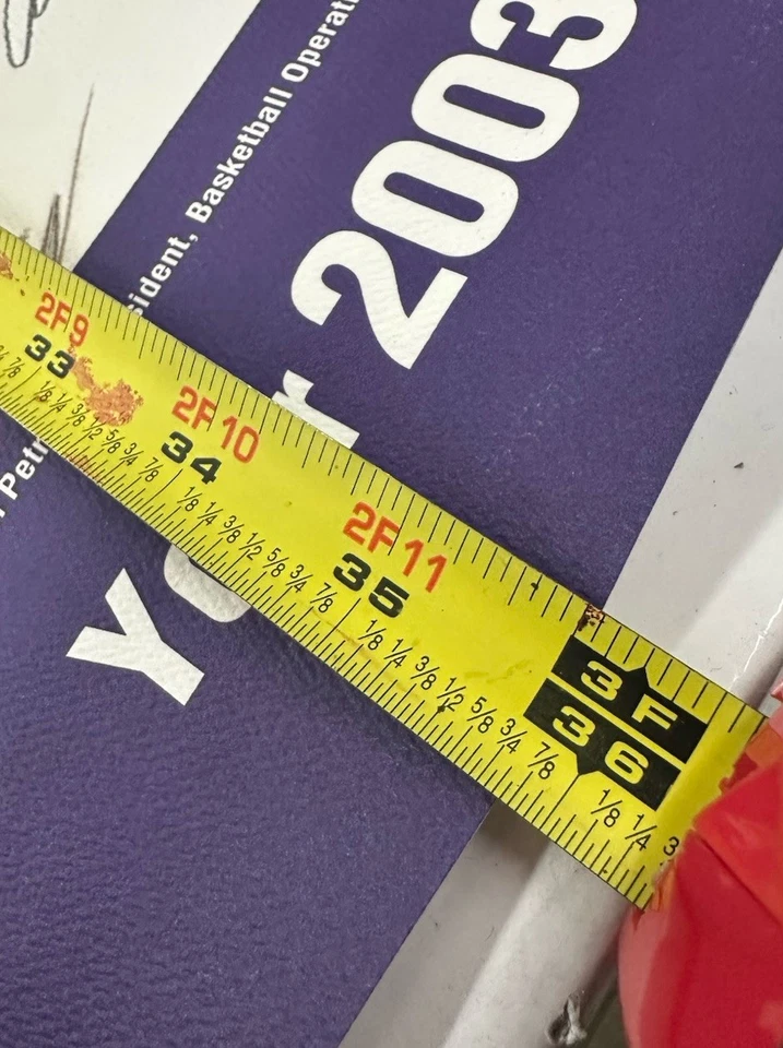 Póster firmado por 24 x 36 de Sacramento Kings 2004 con abono de temporada firmado. 4533/7500 Foto 3 de 4