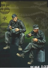 1:35 Scale Resin Figures – WWII German Soldiers at Rest Unassembled Miniatures