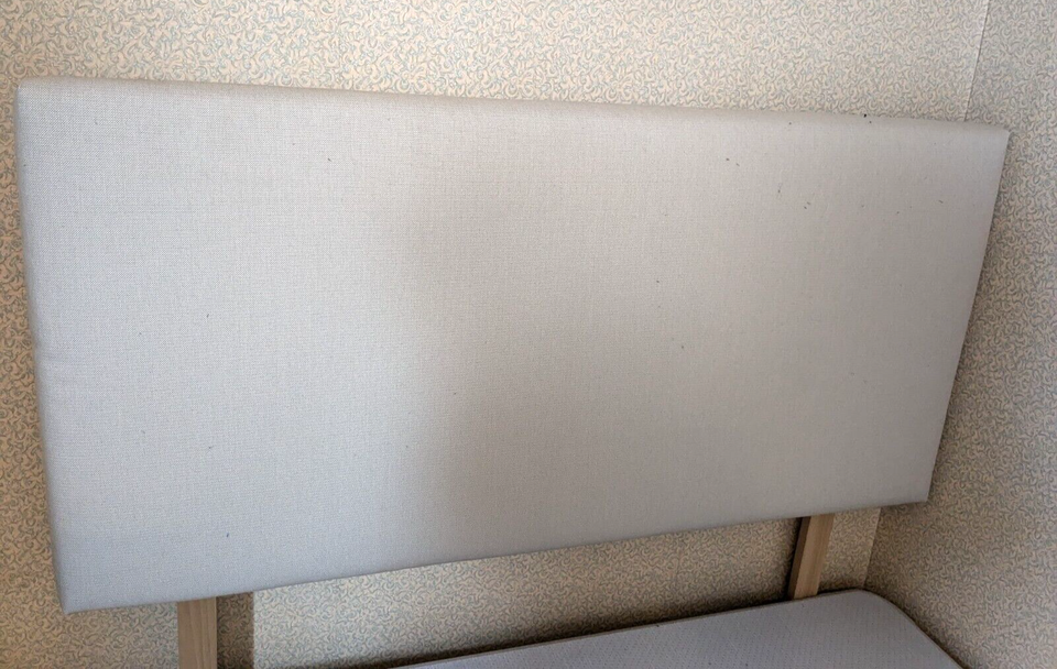 Small double divan bed (4'6'') with 2 draws and headboard. Only used