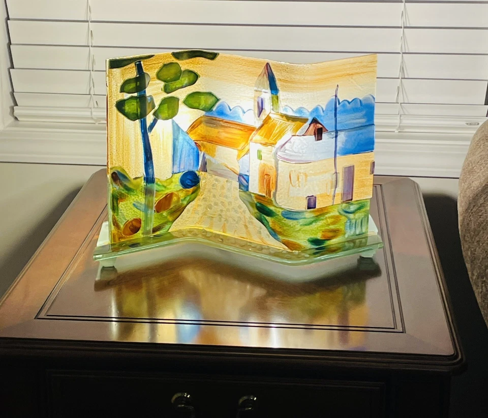 Lámpara de mesa de vidrio pintado a mano escena pueblo diseño artista raro Foto 3 de 4