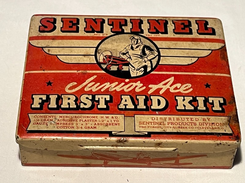 1930s Sentinel Junior Ace First Aid Kit Sentinel Products Cleveland, Ohio Tin