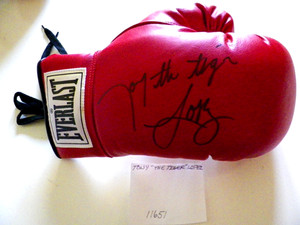 TONY "THE TIGER" LOPEZ -BOXER AUTHENTIC AUTOGRAPHED EVERLAST GLOVE
