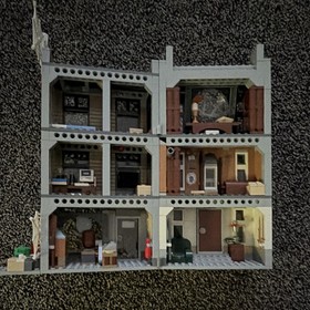 LEGO Creator Expert Assembly Square 10255 Modular Buildings 4002pcs 18+ Retired