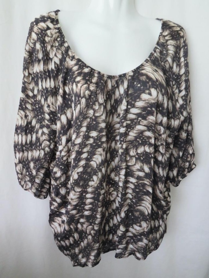 Witchery Womens Sz 6 Top Licorice Black & Cream Off the Shoulder ¾ LengthSleeves