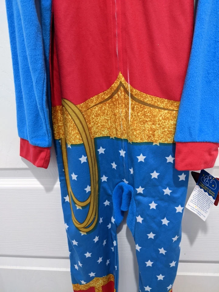 **NUEVO** DC Comics Wonder Woman Pijama para niñas, 1 pieza, talla XS (4/5) Foto 4 de 4