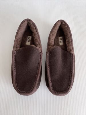 NEW UGG Men display picture 1