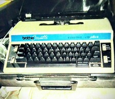 Brother Model ML10 Standard Electric Typewriter w/ Cover (Cassette) thumbnail