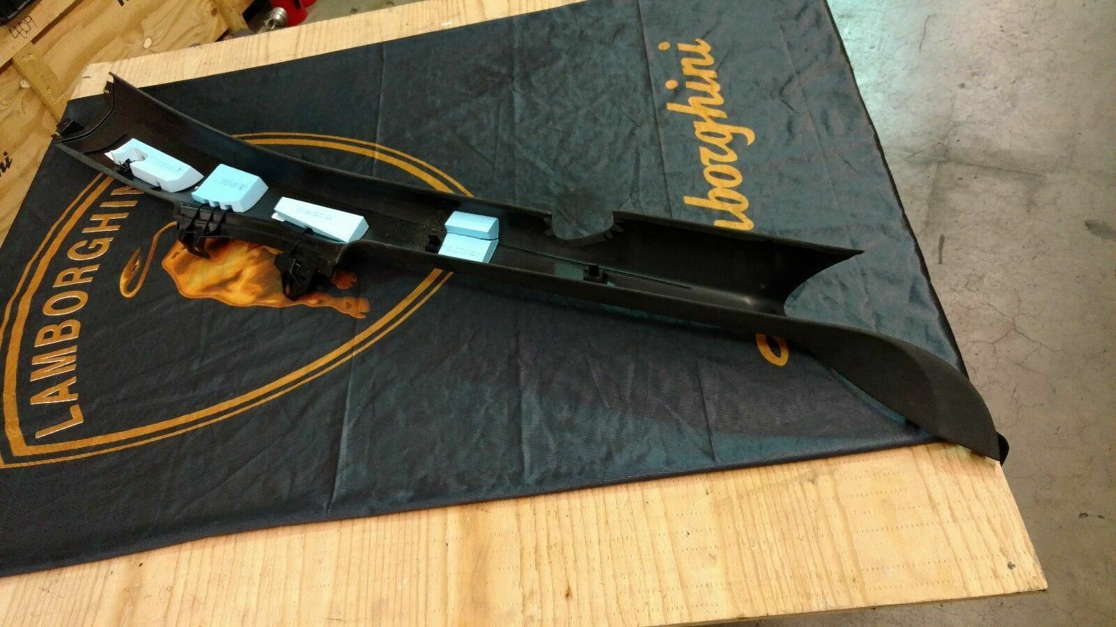 LAMBORGHINI HURACAN INTERIOR DRIVER LEFT SIDE PILLAR TRIM OEM 4T0867233JJR7