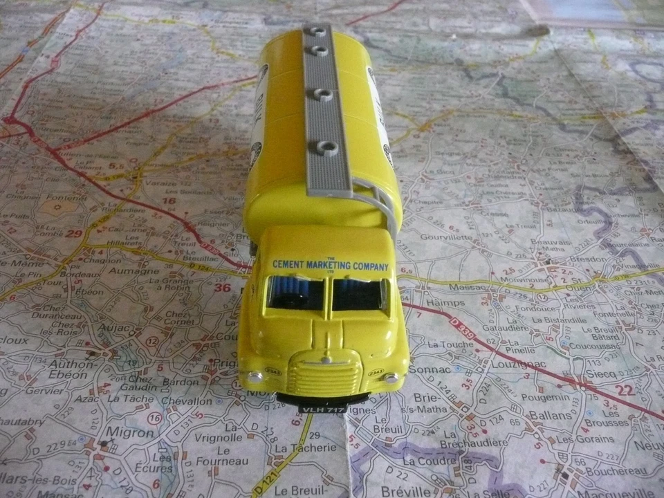 BEDFORD S Type Citerne Bulk Delivery Ancienne VANGUARDS 1/64 en boite - Photo 3/4