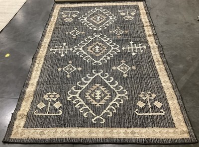 BLACK / IVORY 5'-0'' x 8'-0'' Broken Thread Rug Reduced Price 1172682888 KLM762Z-5