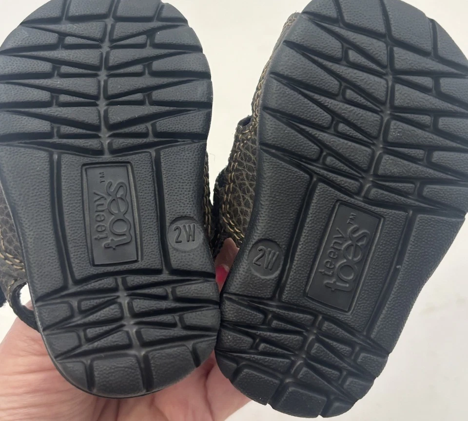 Sandalias Infantiles Teeny Toes Talla 2W Marrón Pescador Bebé Zapatos Ancho Gancho Lazo Foto 3 de 4