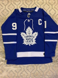 tavares jersey with c