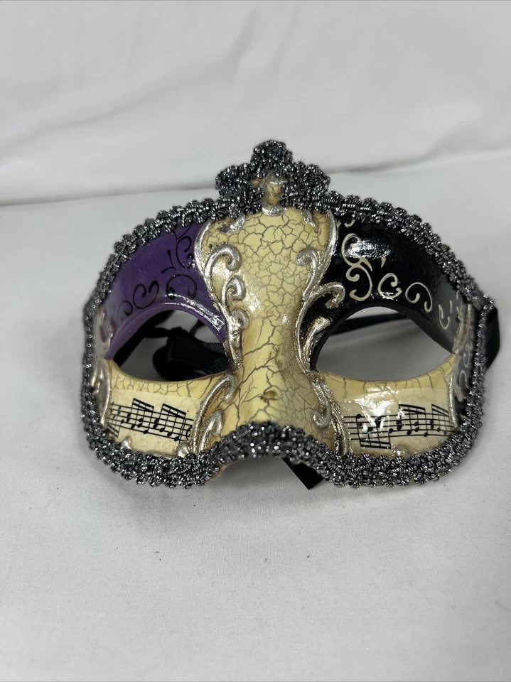 Máscara de ojos vintage de mascarada púrpura, negro y plata notas musicales Foto 3 de 4