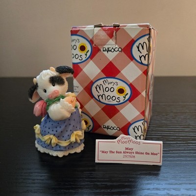 1996 Enesco Mary's Moo Moos 257508 ''May The Sun Always Shine On Moo'' Figure USED
