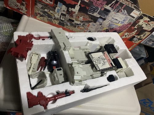 TRANSFORMERS G1: Metroplex & Trypticon con istruzioni e scatola! - Foto 9 di 9