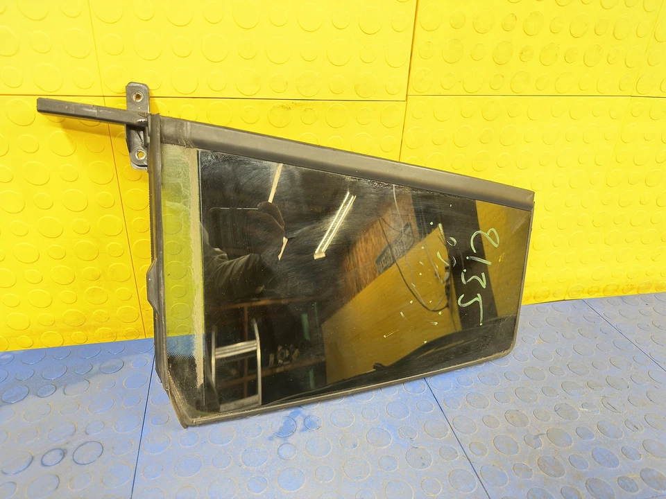 12-17 Volkswagen Tiguan Rear Left Vent Small Door Window Glass OEM 5N0845213 Foto 2 de 3