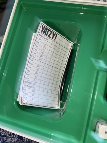 Original Yahtzee Dice Game 1992 Vintage Complete MB Games. Complete - Picture 4 of 8