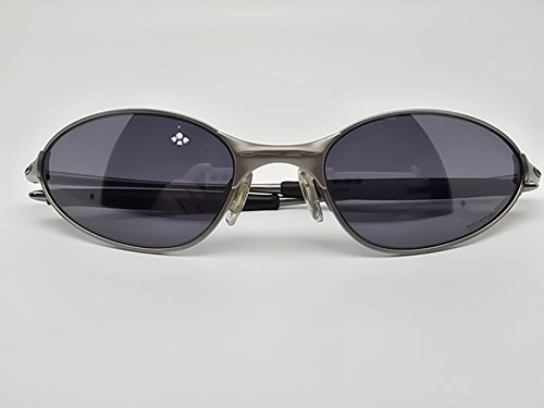 Oakley 05-807 C Wire Titanium Frame Titanium Iridium Lens Sunglasses w Flexhinge - Picture 12 of 20