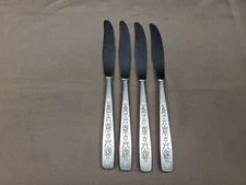 Set of 4 International Decorator ROSE LACE  Stainless  Table Knives 8 1/2"