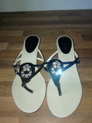 New Without Tags! Reduced! pia rossini design Sandles, low heel