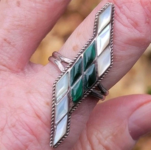 Vintage Native American Sterling Silver Malachite Pearl Ring Sz 7.25