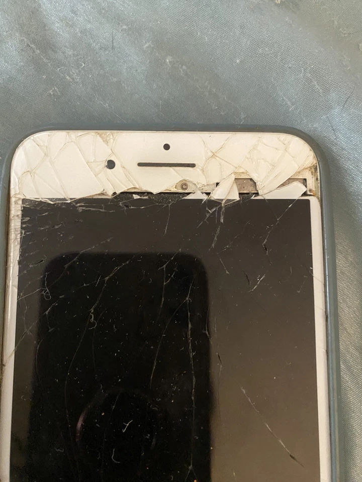 Apple iPhone 7 Plus - 32 GB - Rose Gold -  Unlocked - for parts or repair  - Image 3 of 4