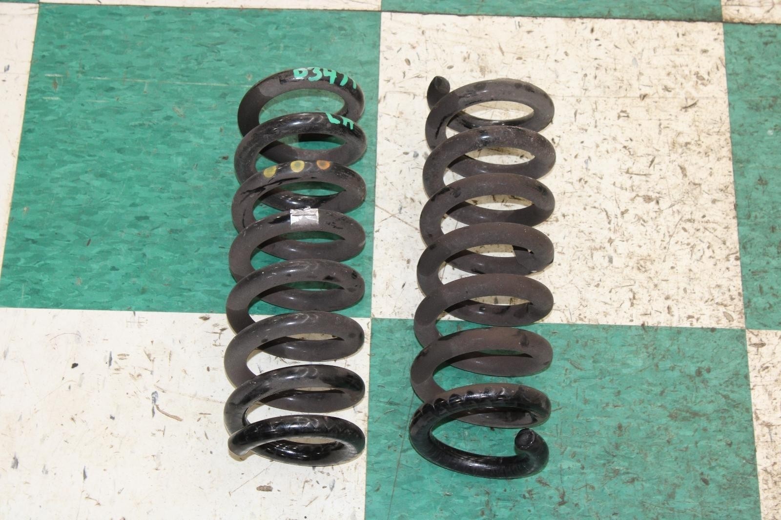 Maserati Quattroporte S Q4 2014-2021 Rear Right Coil springs Pair