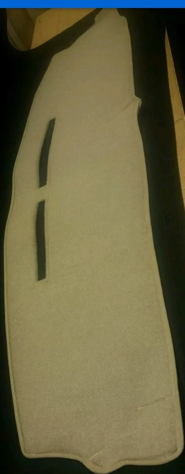 1999-2000 CADILLAC ESCALADE DASH COVER BEIGE POLYCARPET  - Image 3 of 4