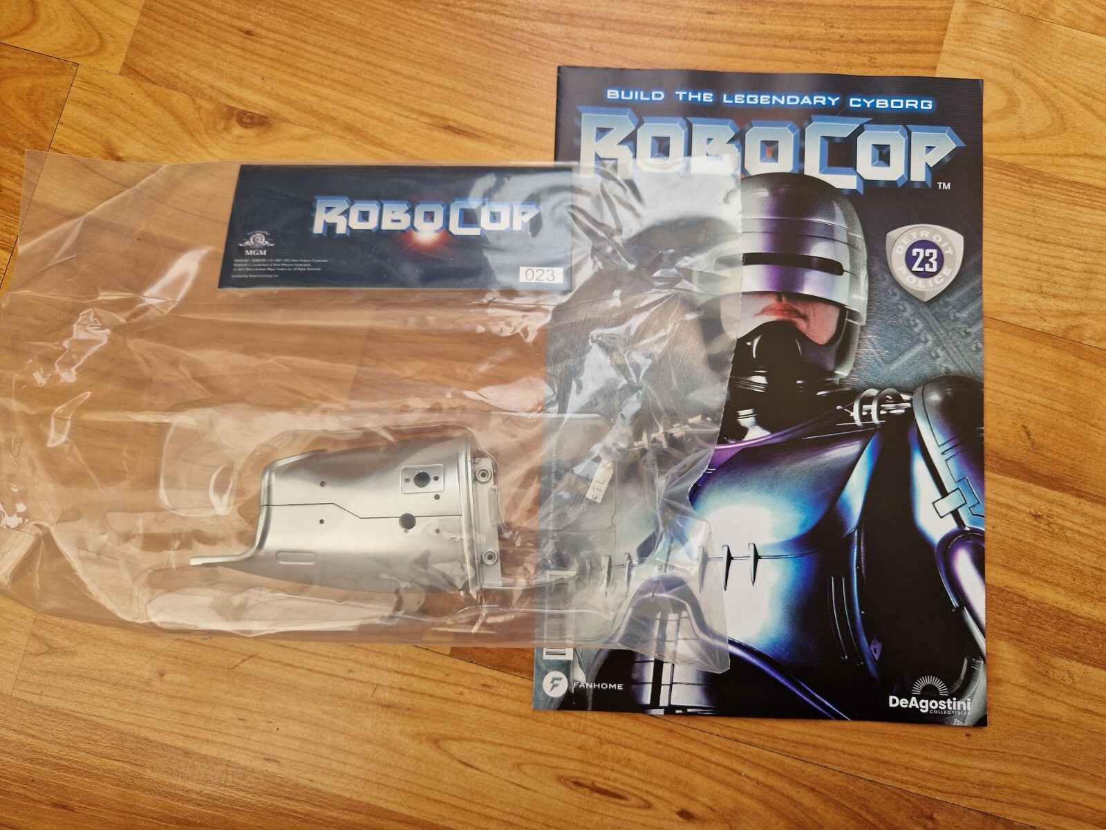 DEAGOSTINI FANHOME BUILD YOUR OWN THE LEGENDARY ROBOCOP ISSUE PART 23