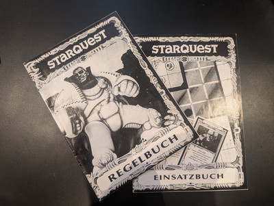 StarQuest Regelbuch & Einsatzbuch (1990) MB Spiele Games Workshop Retro Top