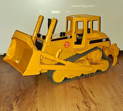 BRUDER Caterpillar CAT Raupen-Bulldozer Planierraupe Kettenfahrzeug gelb