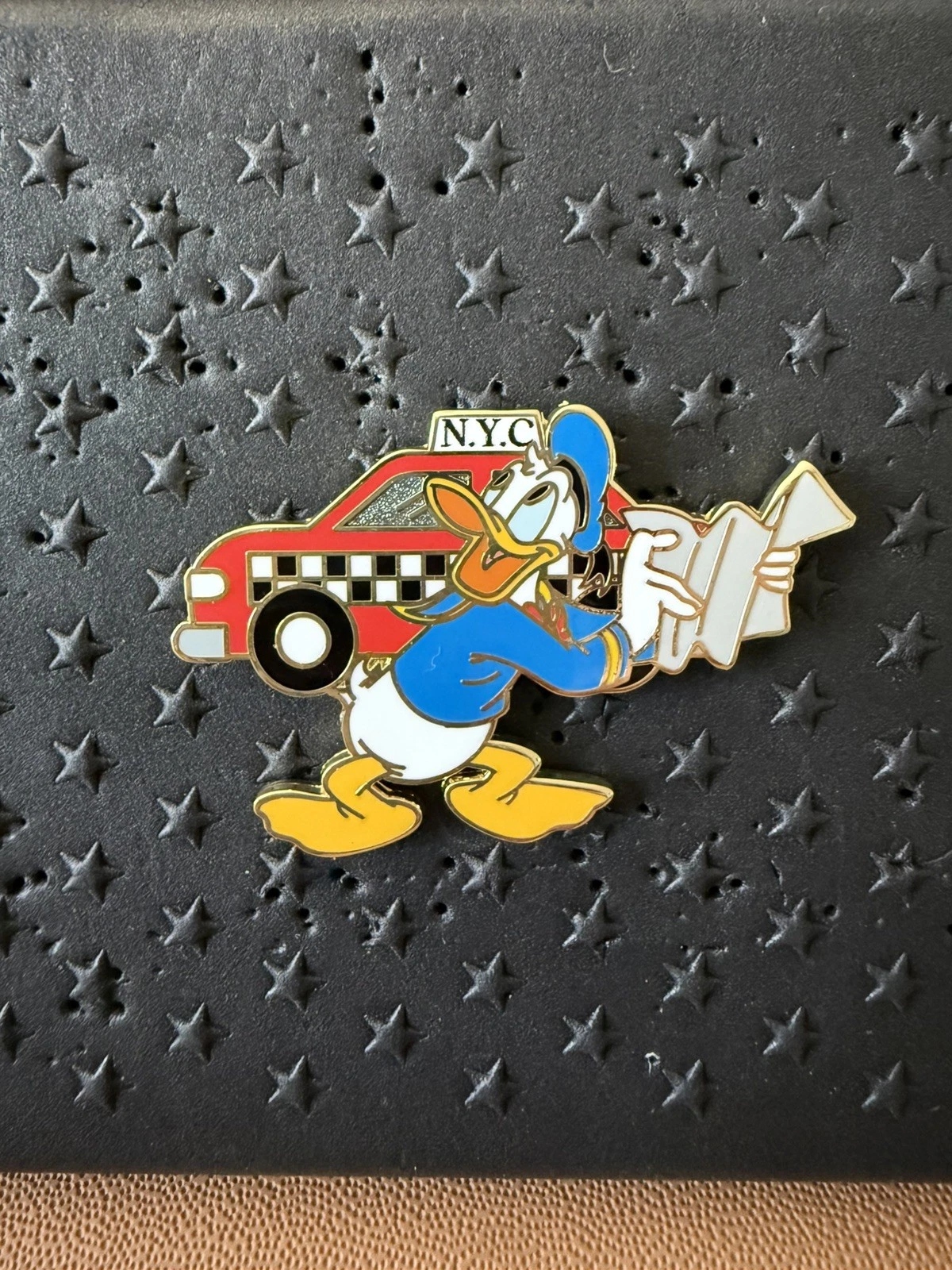 2026 Disney Store New York City Mystery Box Pin - Donald Duck Taxi