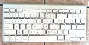 Apple wireless magic keyboard PARTS ONLY Model No.: A1255   NOT working