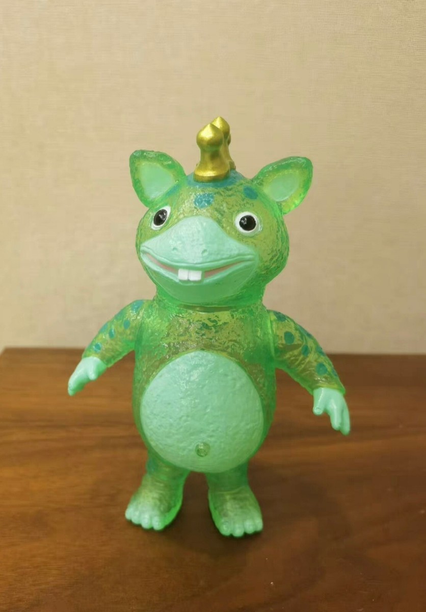 キャラクティックス ヘドラ　ミドル 蓄光 charactics toygraph toygraph