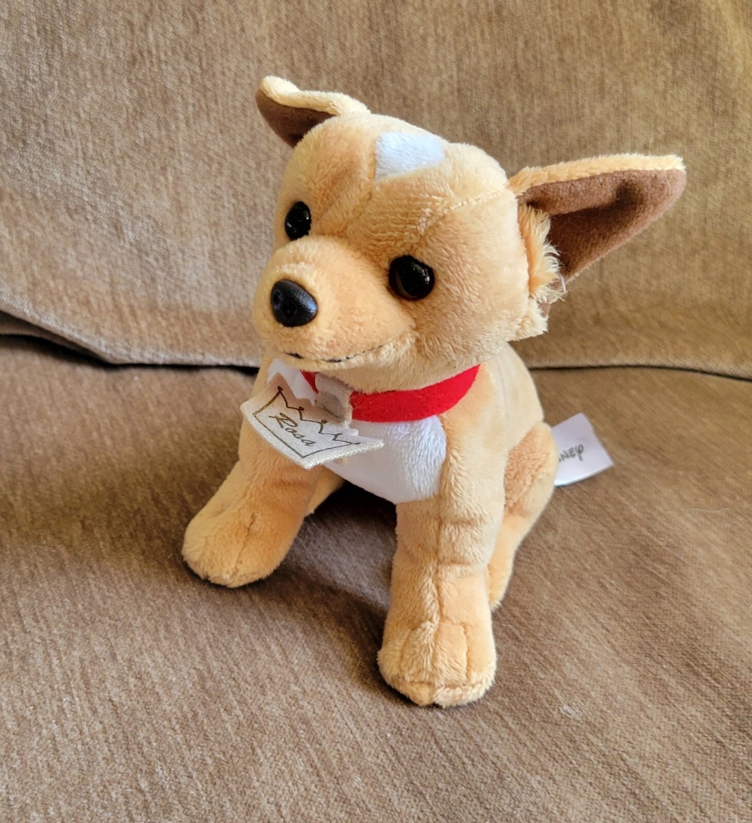 Beverly Hills Chihuahua 2 Rosa