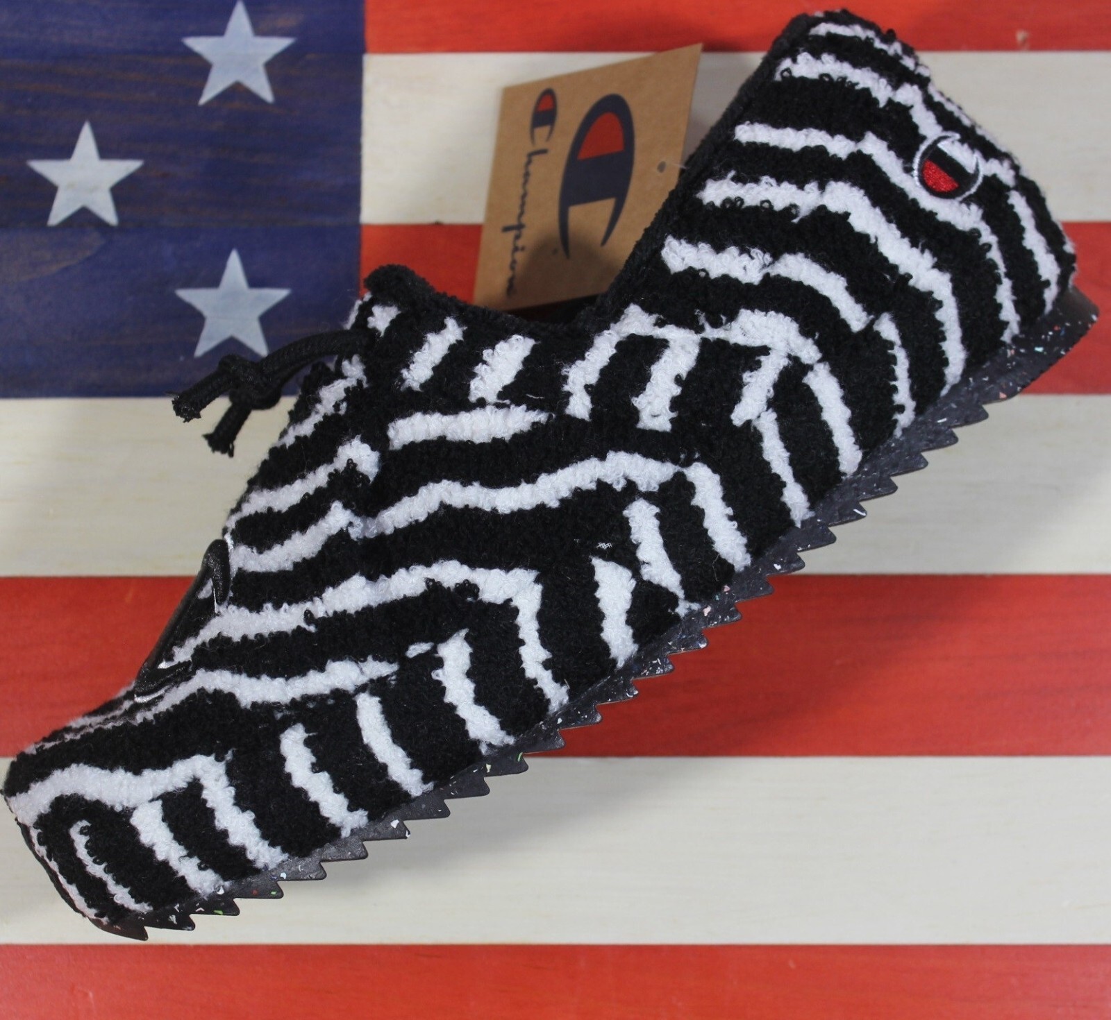 PANTOFOLA D’ORO Pantofole comfort da uomo Champion University Waves nere oro [CPS10832M] $65