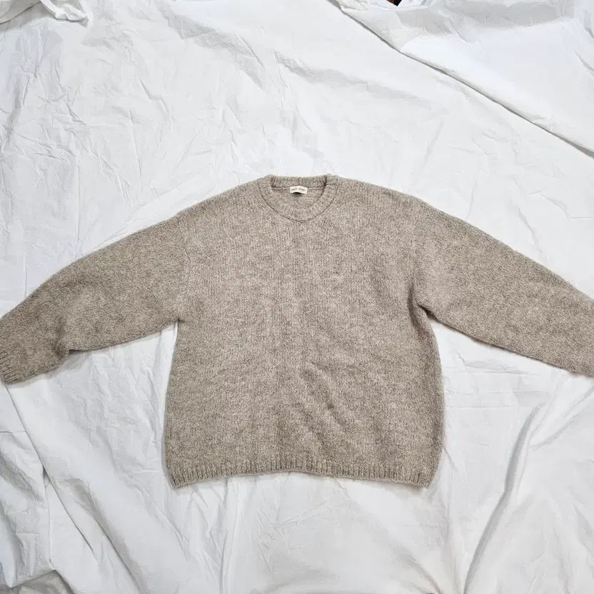 Facade Pattern Alpaca Cloud Knit Sweater, Beige M - image 4