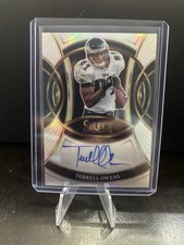 2025 Panini Select - Signatures Terrell Owens #SP-TRO Silver Prizm (AU)