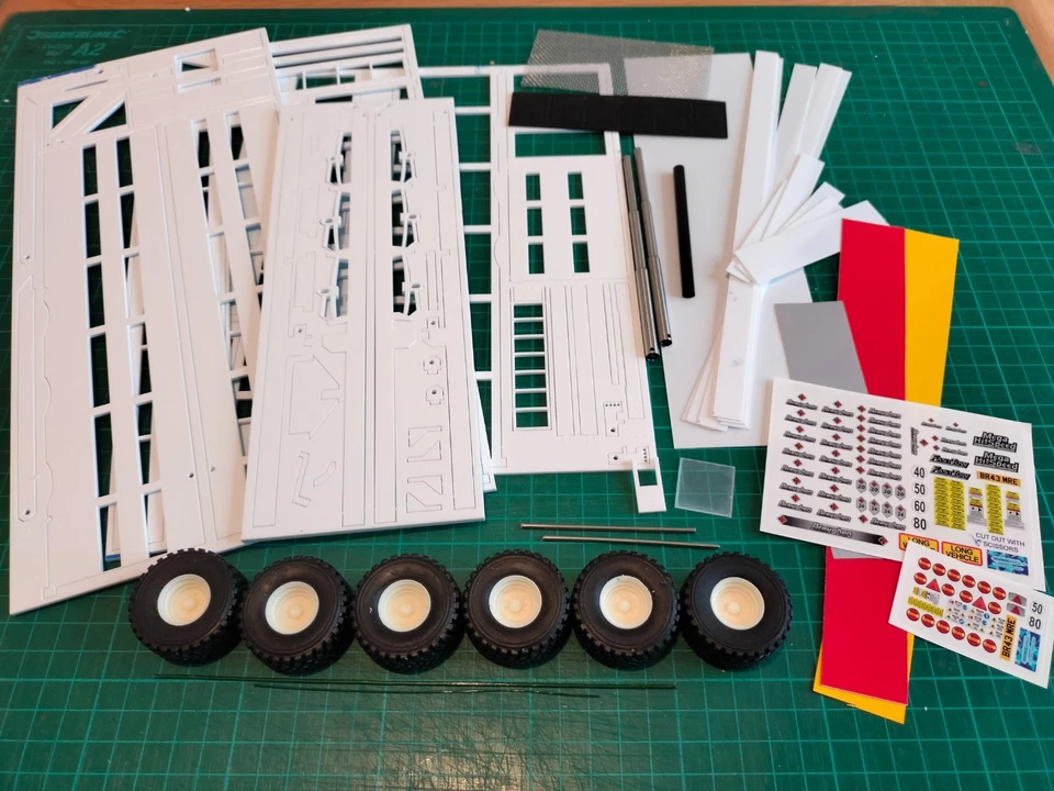 1:32 Broughan 24ft Tri Axle Grain/Silage Trailer Model Kit - Image 2 of 4