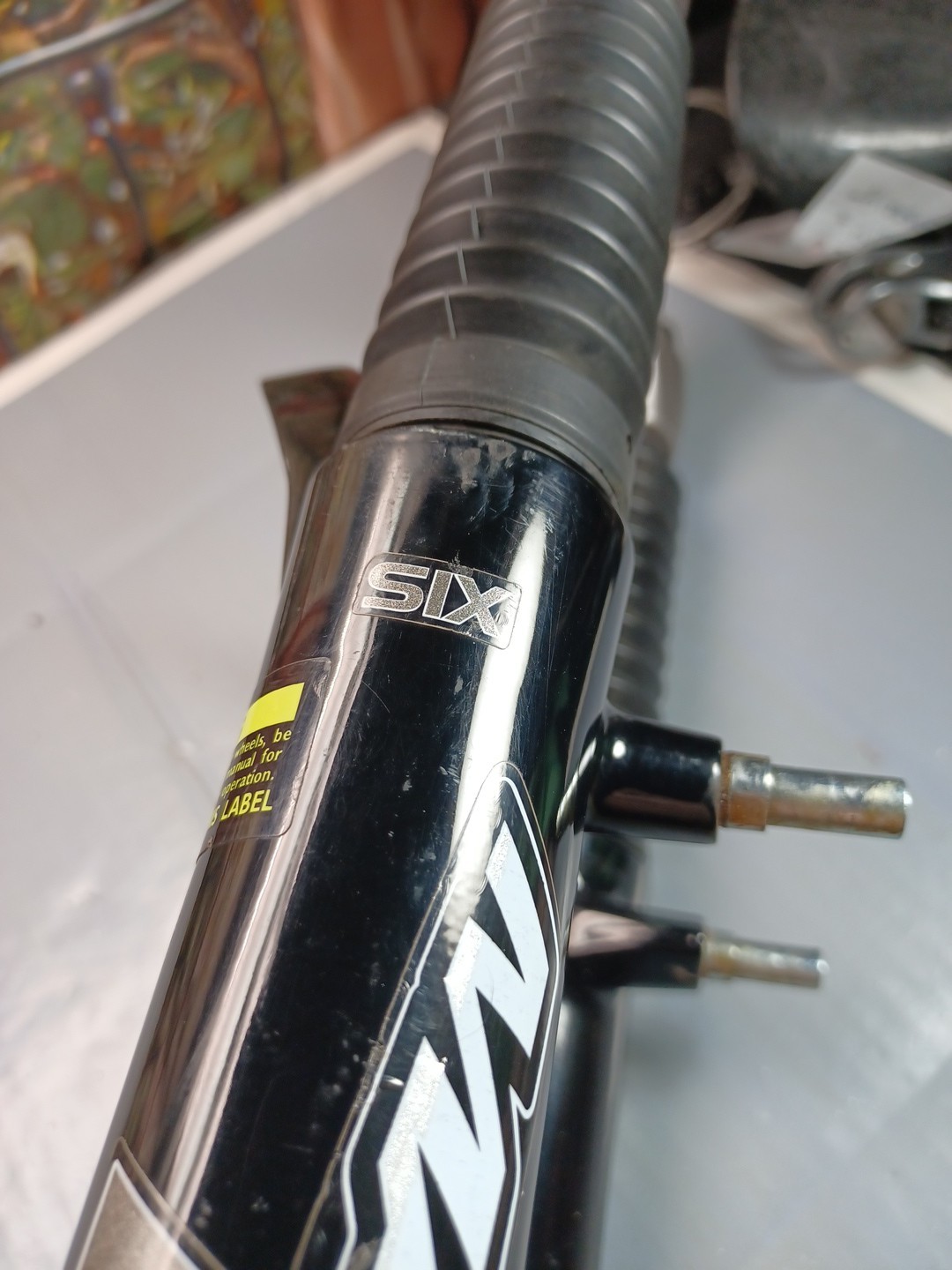 1-1/8 26" Manitou Six Fork 100mm Travel 110mm Axle Disk & Stud Mounts Take Off